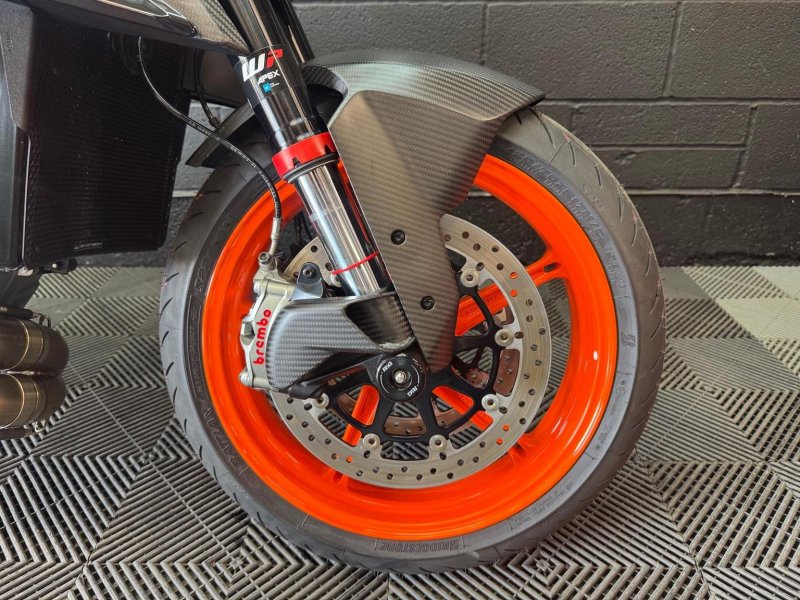 KTM 1290 SUPER DUKE R