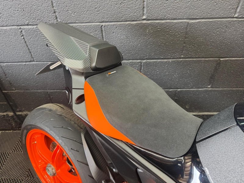 KTM 1290 SUPER DUKE R