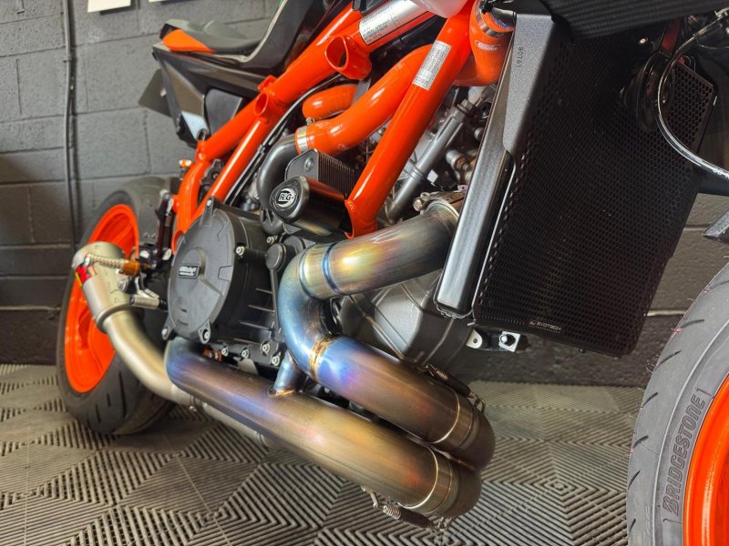 KTM 1290 SUPER DUKE R