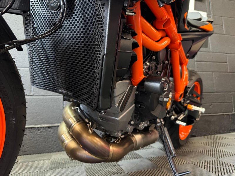 KTM 1290 SUPER DUKE R
