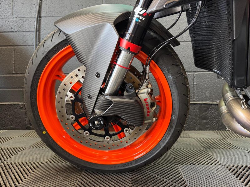 KTM 1290 SUPER DUKE R