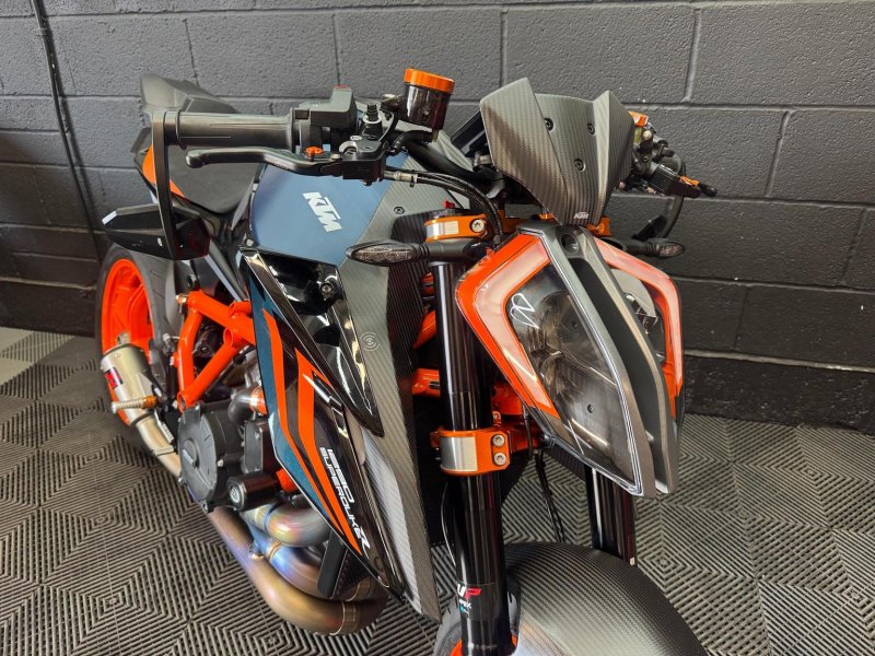 KTM 1290 SUPER DUKE R