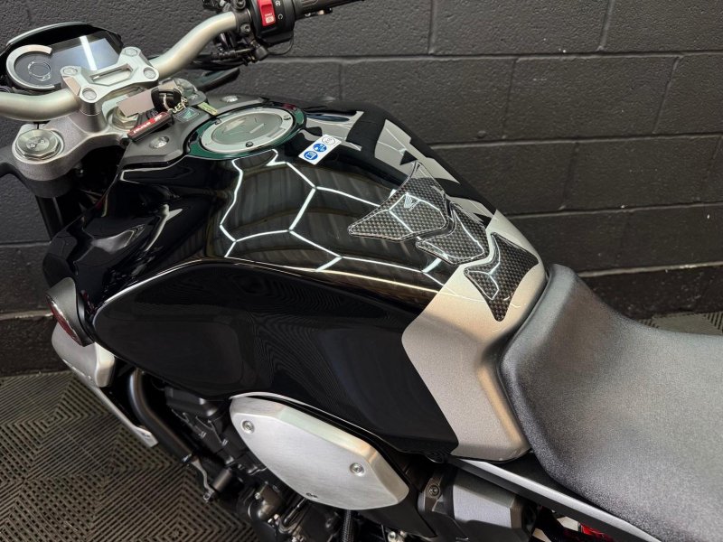 HONDA CB1000R
