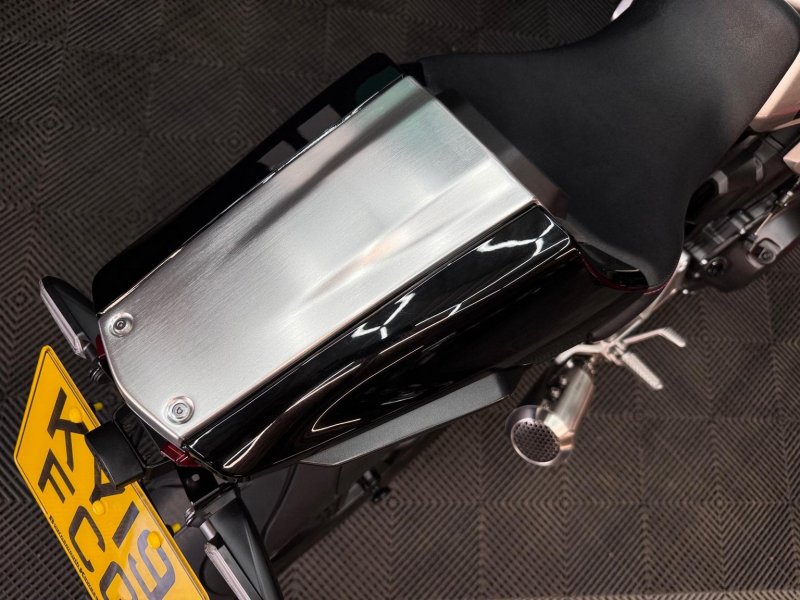 HONDA CB1000R
