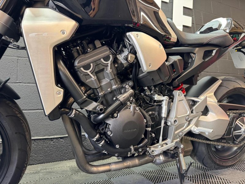 HONDA CB1000R