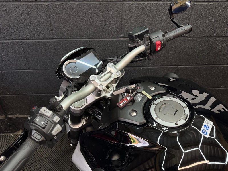 HONDA CB1000R