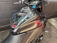 SUZUKI GSX-S1000