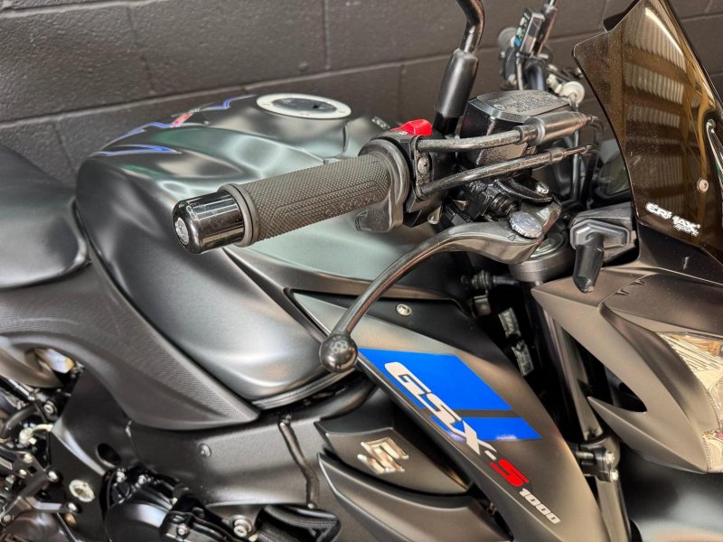 SUZUKI GSX-S1000