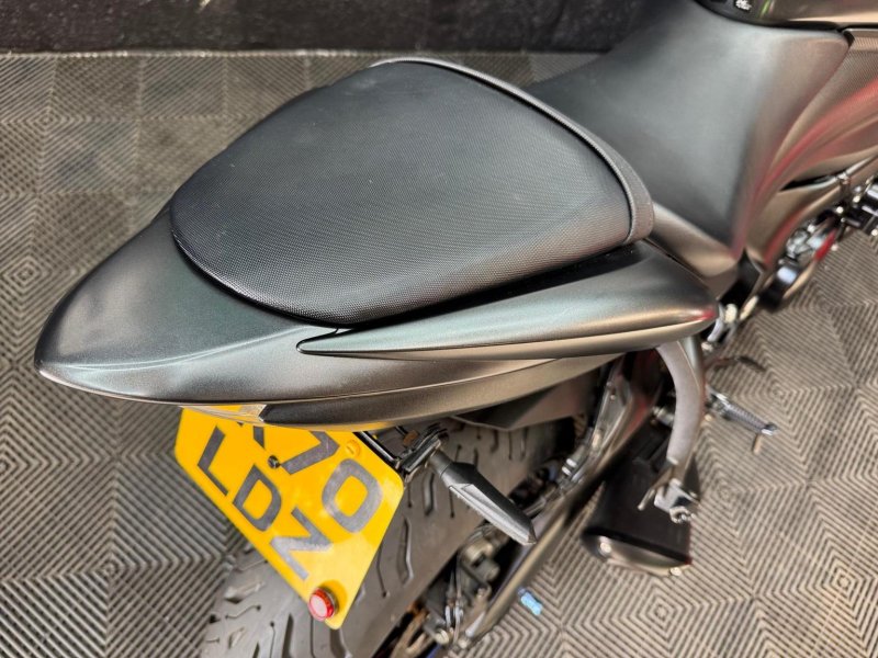 SUZUKI GSX-S1000