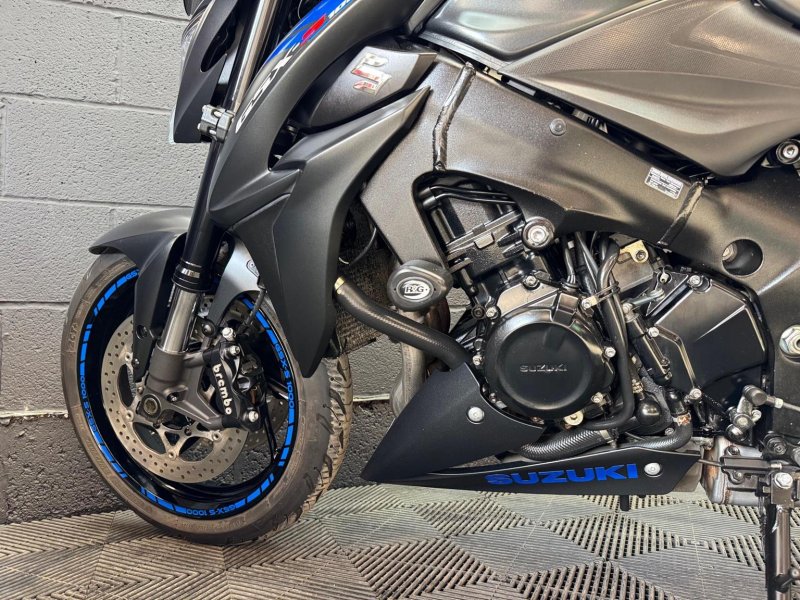 SUZUKI GSX-S1000