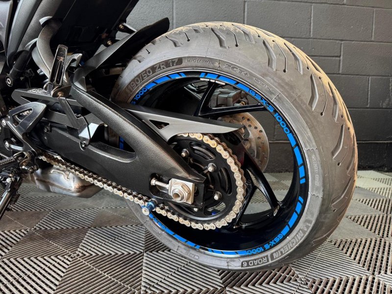SUZUKI GSX-S1000