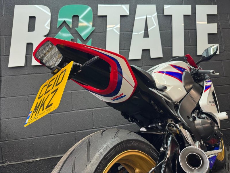 HONDA CBR1000RR Fireblade