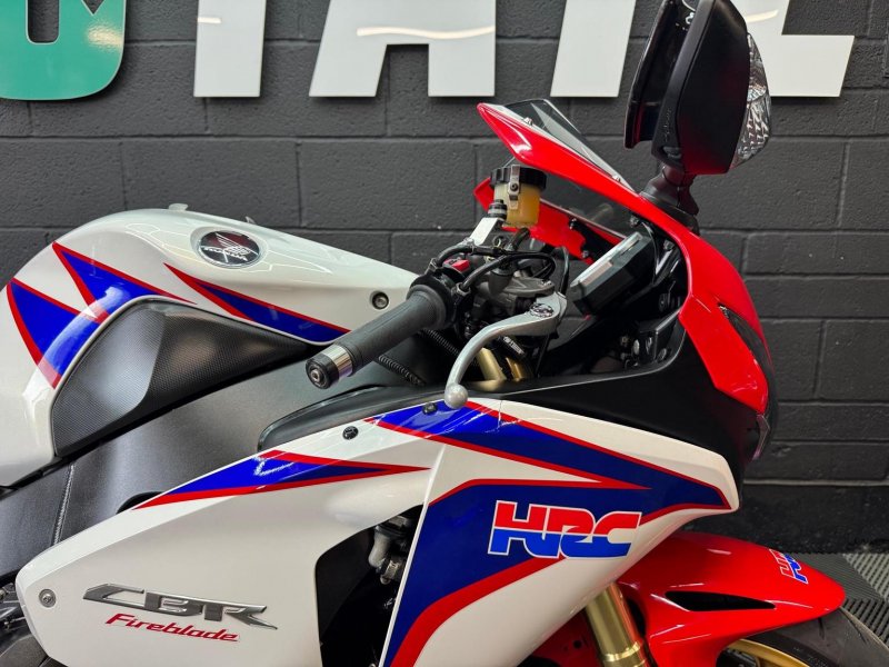 HONDA CBR1000RR Fireblade