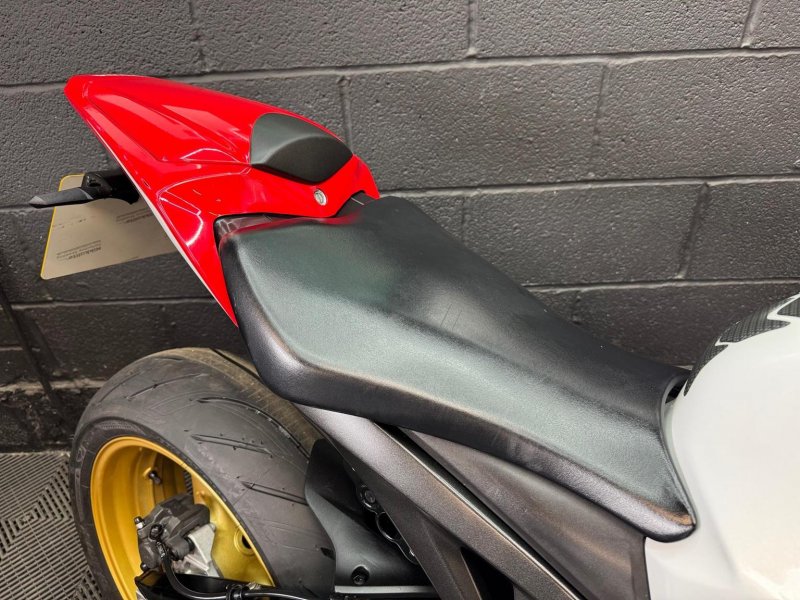 HONDA CBR1000RR Fireblade