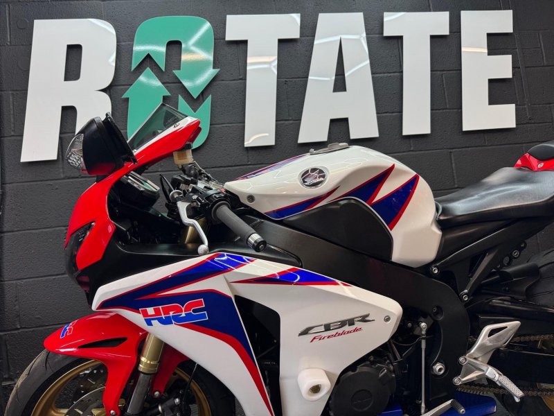 HONDA CBR1000RR Fireblade