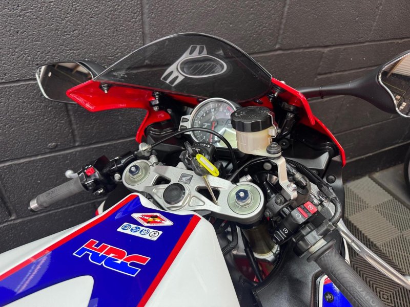 HONDA CBR1000RR Fireblade
