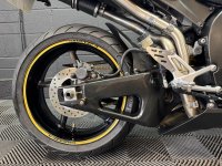 YAMAHA R1