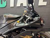 YAMAHA R1