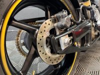 YAMAHA R1