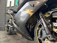 YAMAHA R1
