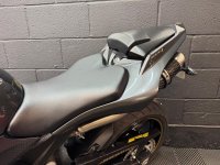 YAMAHA R1