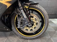 YAMAHA R1