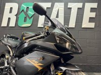 YAMAHA R1