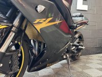 YAMAHA R1