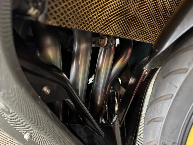 YAMAHA R1