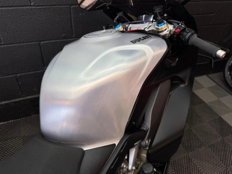 DUCATI Panigale V4