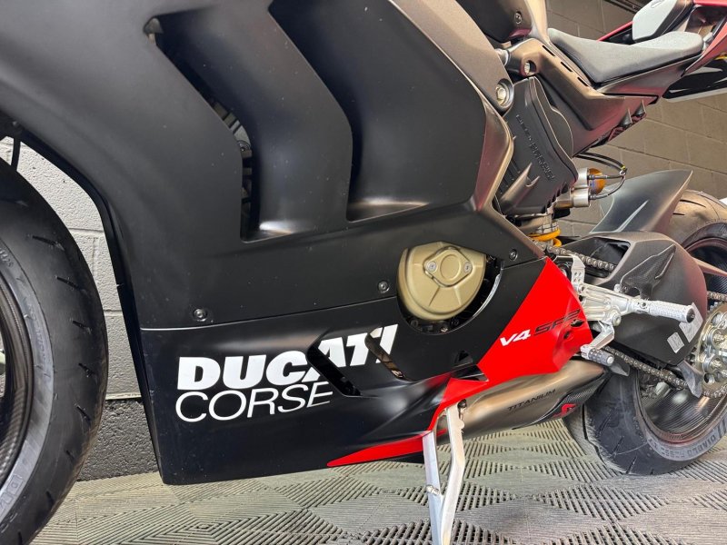 DUCATI Panigale V4