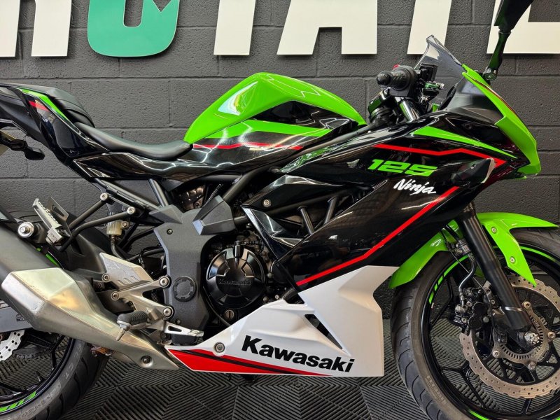 KAWASAKI Ninja 125