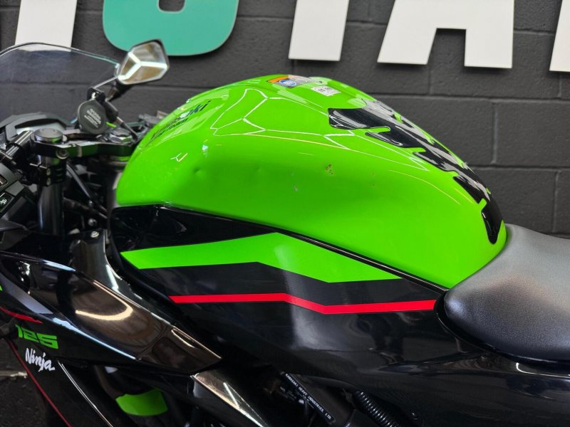 KAWASAKI Ninja 125