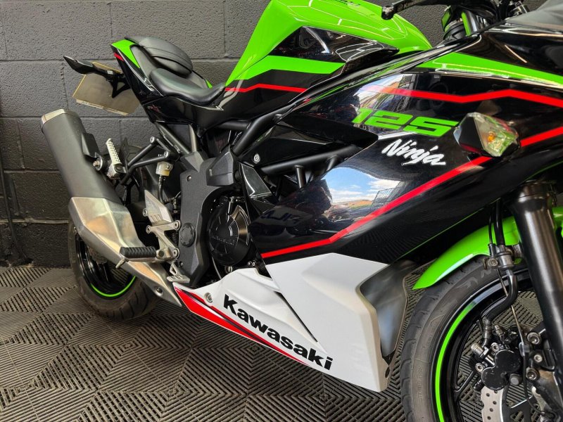 KAWASAKI Ninja 125