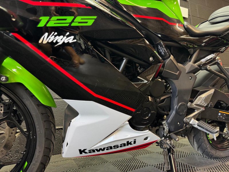 KAWASAKI Ninja 125