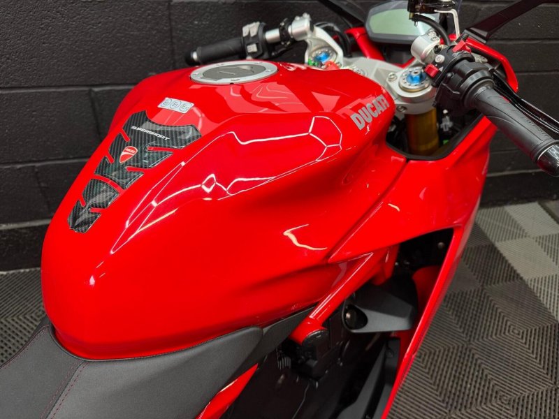 DUCATI Supersport S