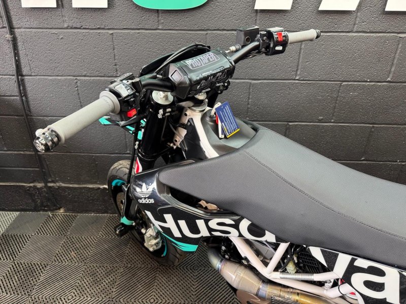 HUSQVARNA 701