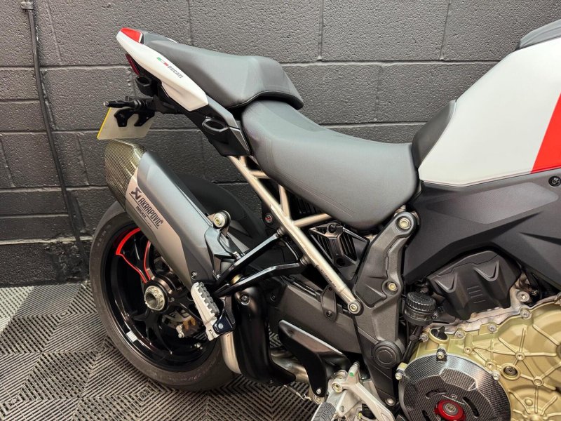 DUCATI MULTISTRADA V4