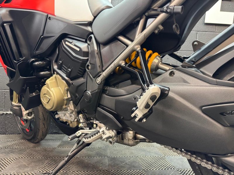 DUCATI MULTISTRADA V4