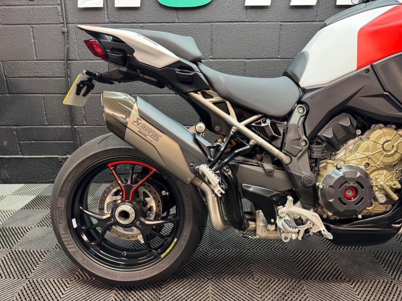 DUCATI MULTISTRADA V4