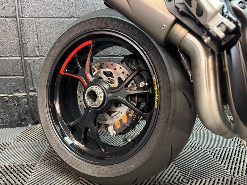 DUCATI MULTISTRADA V4