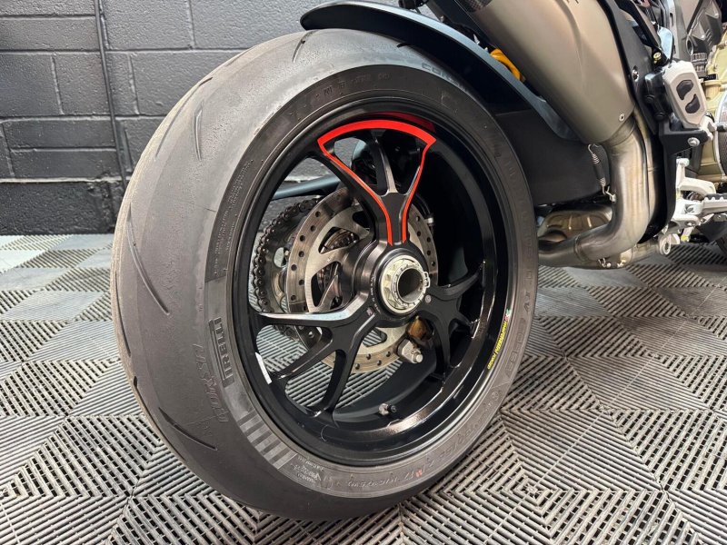 DUCATI MULTISTRADA V4