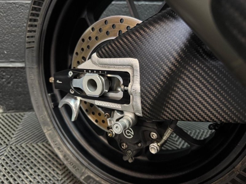 APRILIA RSV4