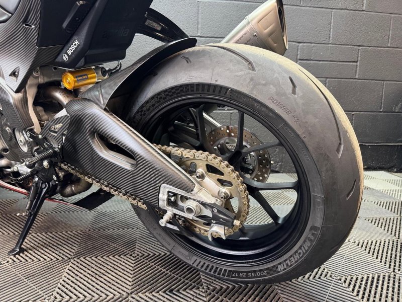 APRILIA RSV4