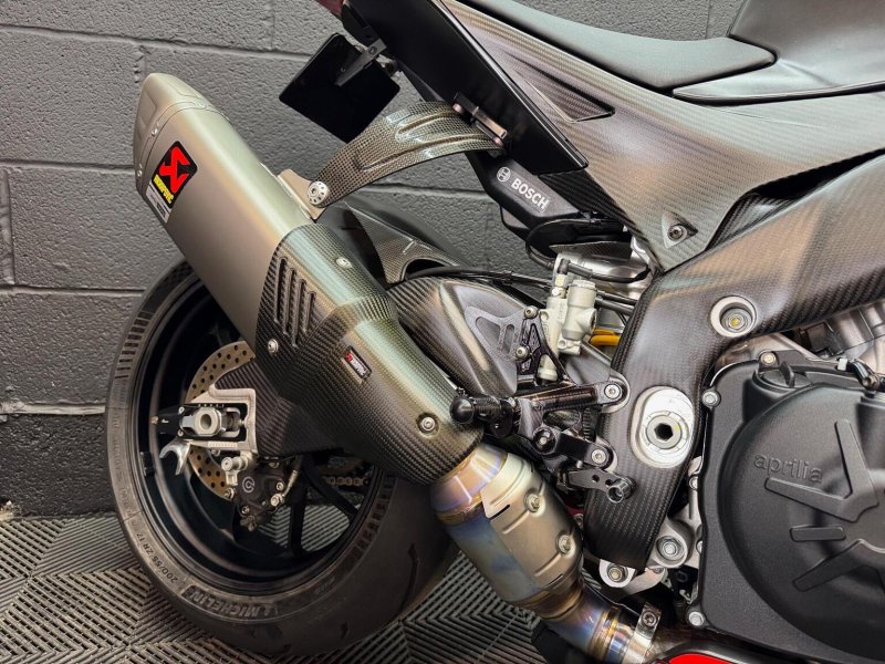 APRILIA RSV4