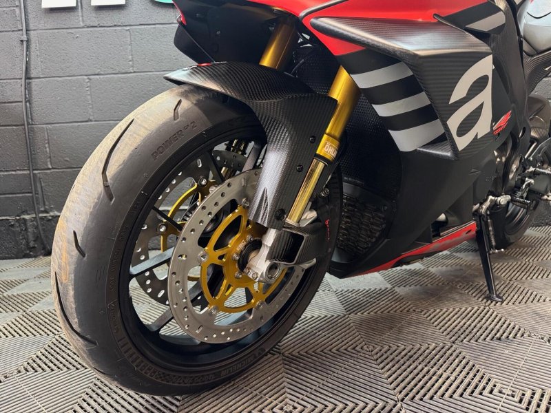 APRILIA RSV4