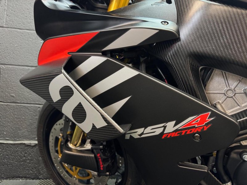 APRILIA RSV4