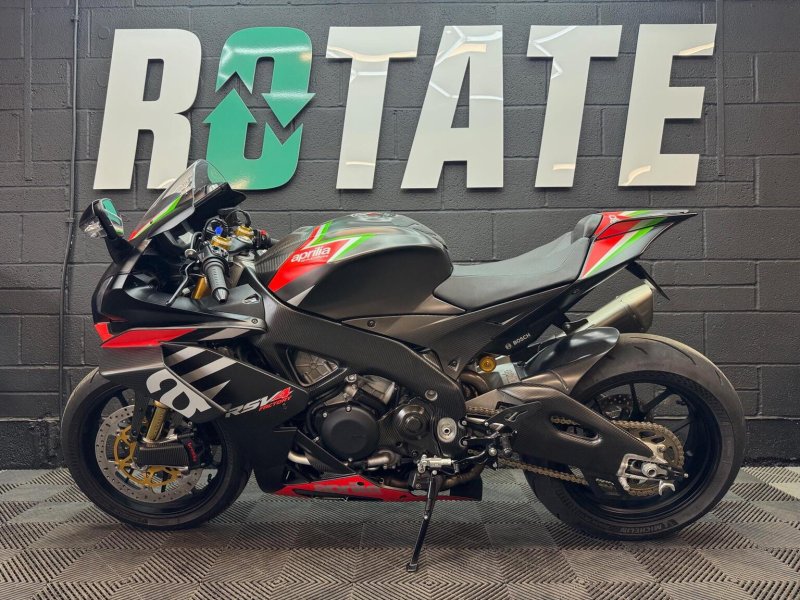 APRILIA RSV4