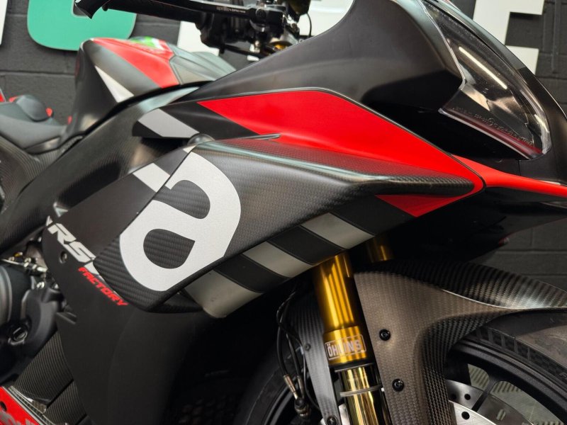 APRILIA RSV4