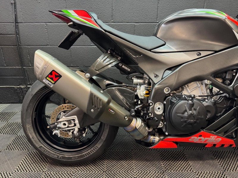 APRILIA RSV4